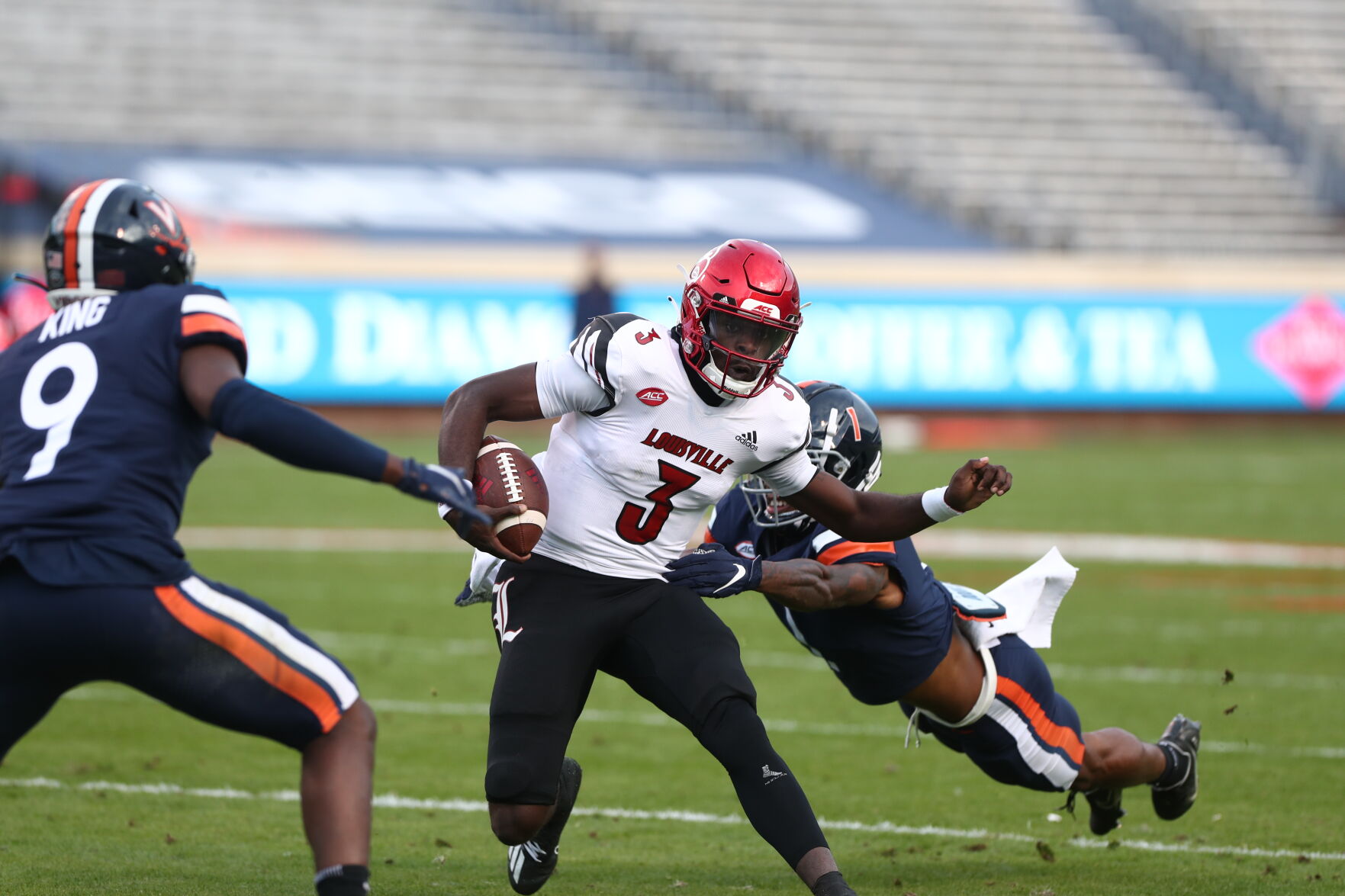 111420-cdp-sports-uvafootball371.JPG